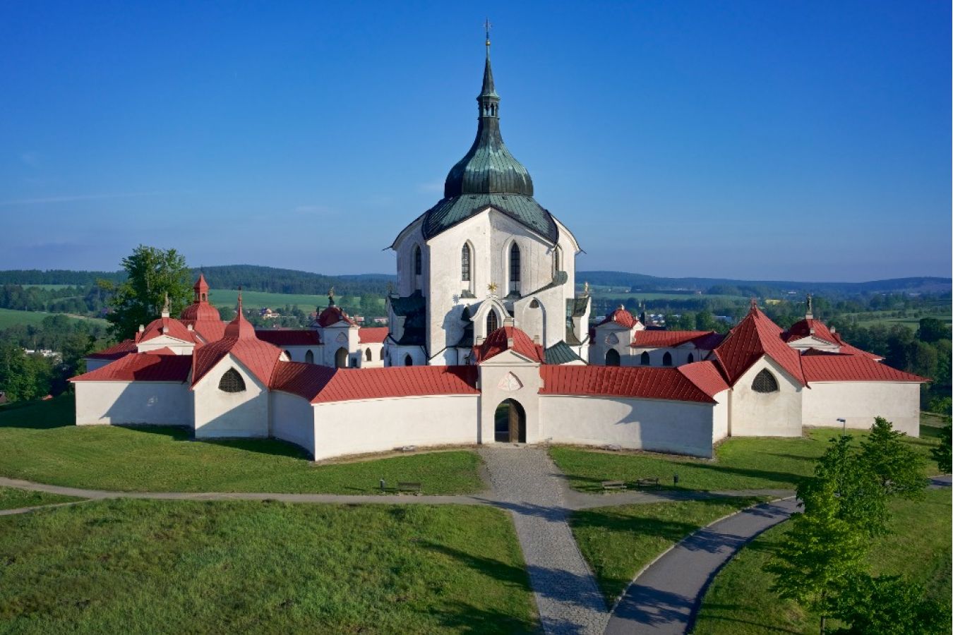 Žďár nad Sázavou – originální prázdninový program na zámku a vstupní brána do Žďárských vrchů