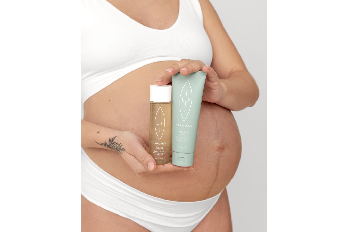 MAMAHOOD: Nová éra něžné péče pro ženy v období těhotenství a mateřství